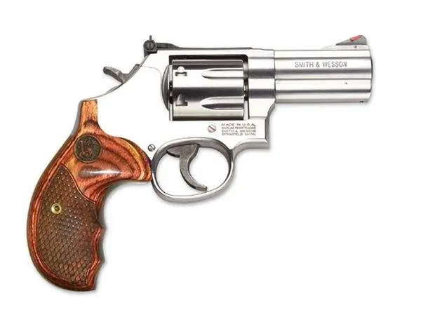 6829-14255628.webp SMITH & WESSON 686 PLUS DLX 357MAG 3" 7RD DA/SA